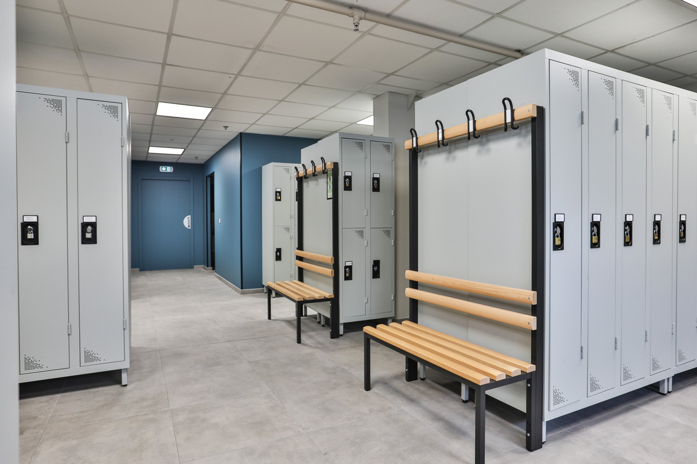 Vestiaire Collectif / Douches / Couloir