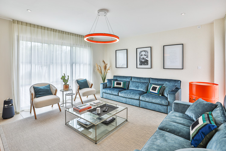 Pièce de vie intemporelle en bord de mer