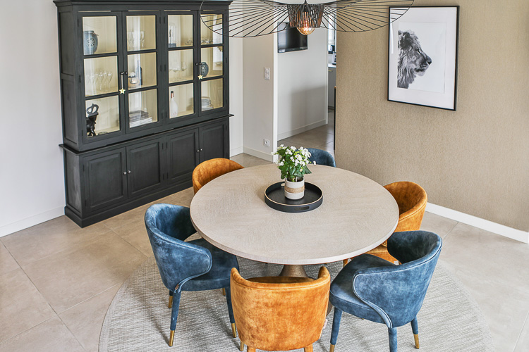 Pièce de vie intemporelle en bord de mer